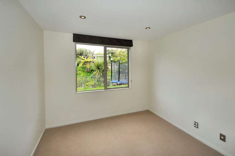 16 Seaton Road Murrays Bay_16