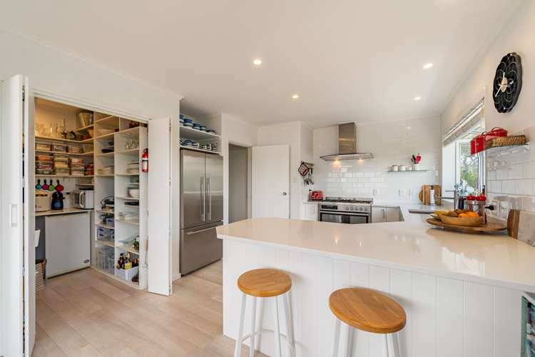 90 Dowse Drive Maungaraki_9