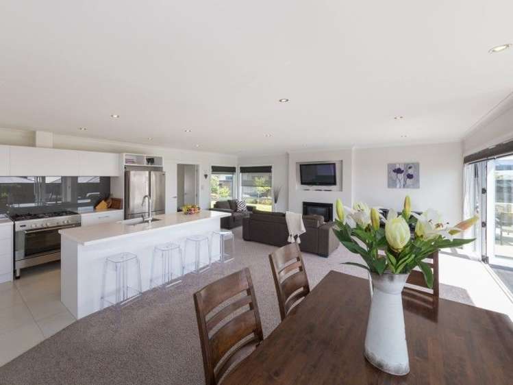 171 Pacific Drive Fitzherbert_9