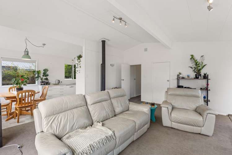 16 Karaka Street Otaki Beach_5