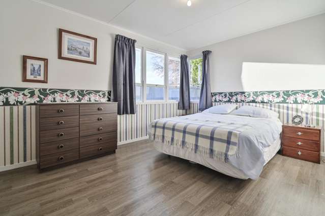 215 Sunnybank Crescent Camberley_1