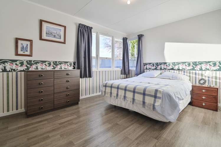 215 Sunnybank Crescent_1