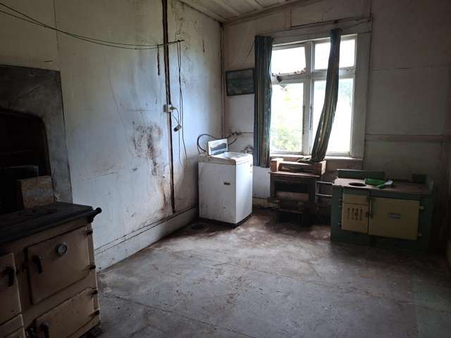 39 Back Road Granity_1