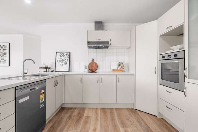 7 Farleigh Close Huntington_4