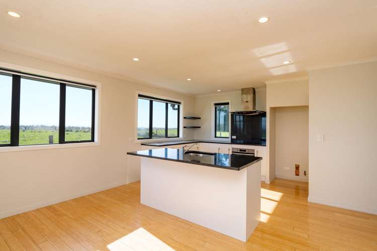 372 Lindsay-Calcium Road Isla Bank_9