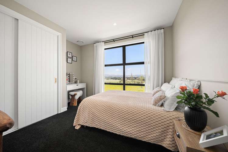 83 Charles Robert Drive Kahutara_21