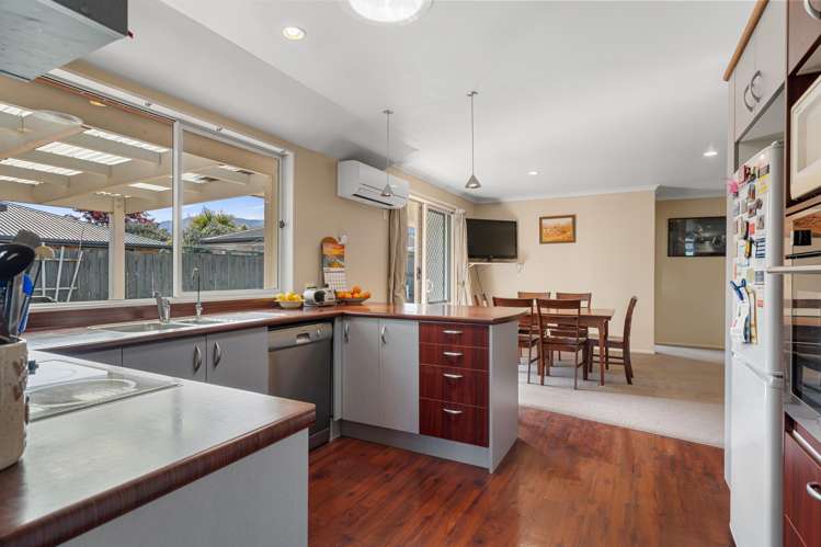 6 Kareti Drive Richmond_11