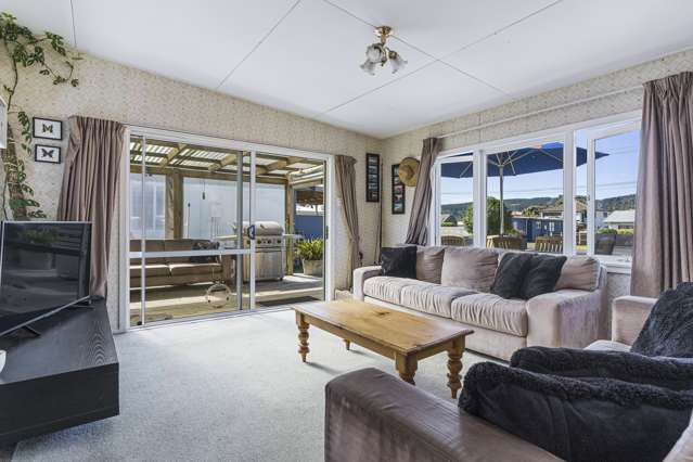 215 Ocean Road Whangamata_3