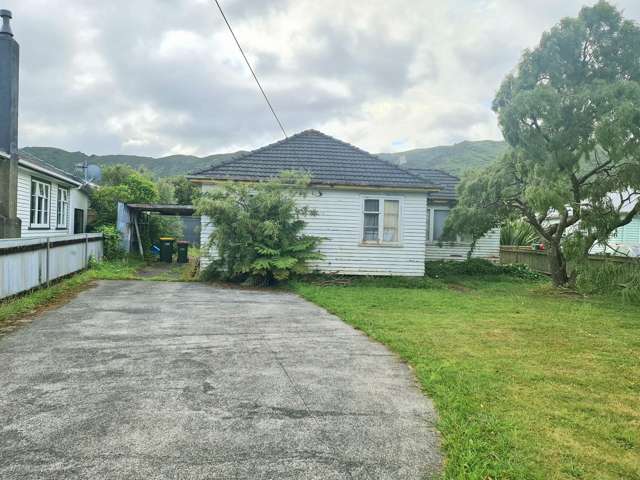 RENOVATOR'S DREAM OR DEVELOPMENT GOLDMINE!