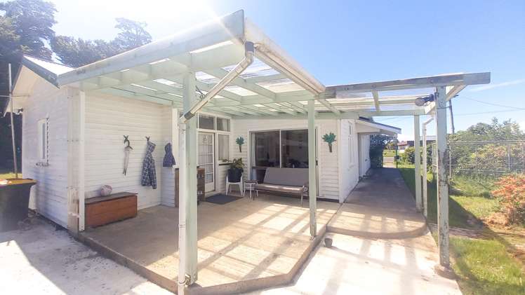 11,13 Birch Street Tuatapere_16