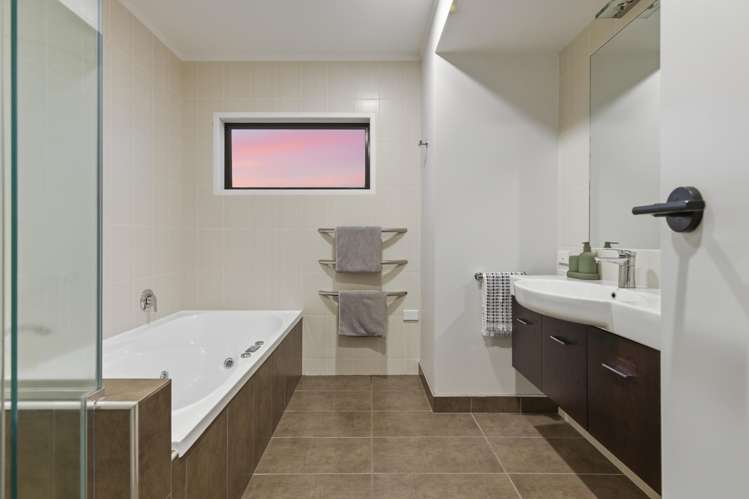 670 Papamoa Beach Road Papamoa Beach_17