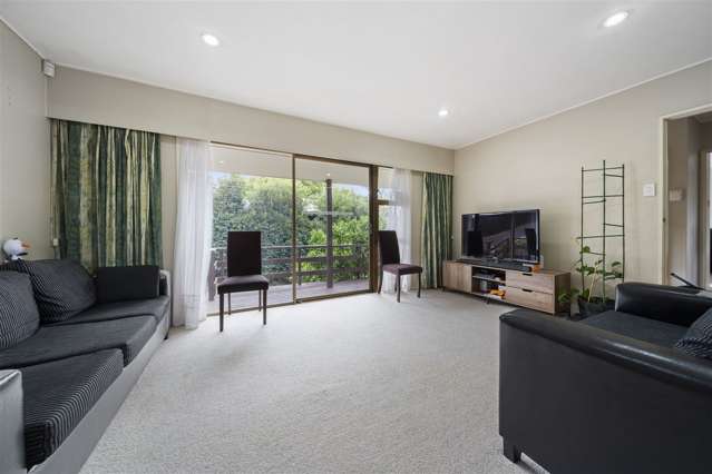 2/15 Locke Avenue Mount Roskill_2