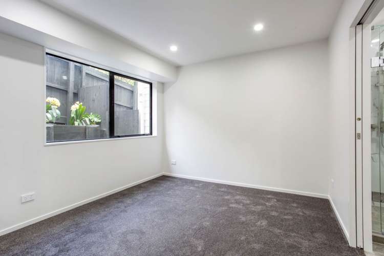 7A Craigbank Avenue New Lynn_13