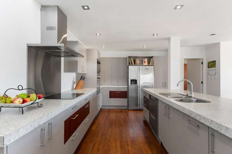 19 Davita Place Farm Cove_2