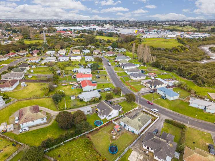 31 Firth Crescent Otara_10
