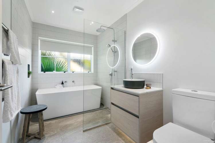 1/19 Danbury Drive Torbay_6