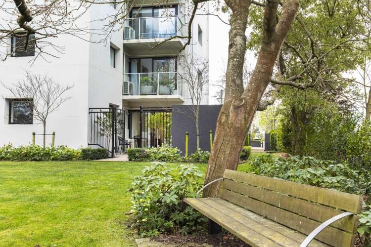 2/18 Carlton Mill Road Merivale_0