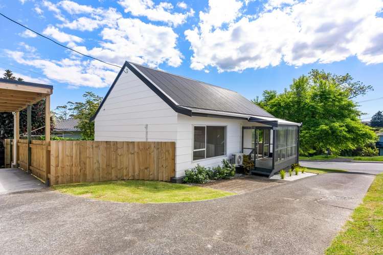72 Vodanovich Road Te Atatu South_4