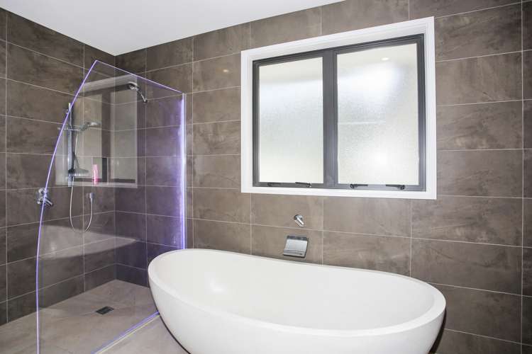 2d Country Club Lane Waiuku_18