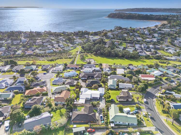 9 Jean Place Stanmore Bay_18