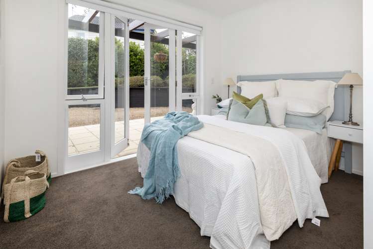 10 Glenfern Road Mellons Bay_17