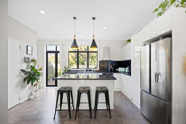 47/1 Ambrico Place New Lynn_2