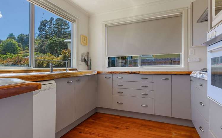 23 Lewer Street Whangaroa_12