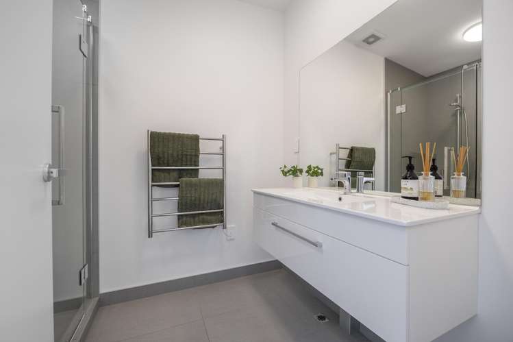 12/82 East Coast Road Milford_16