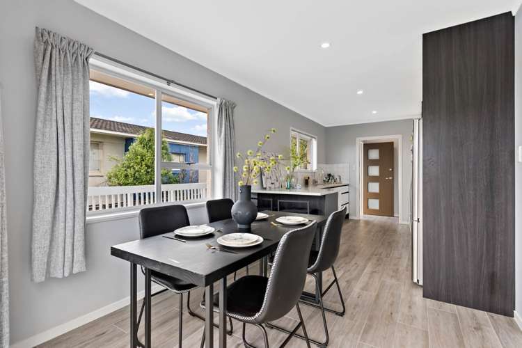 4 Haseler Crescent Mellons Bay_12