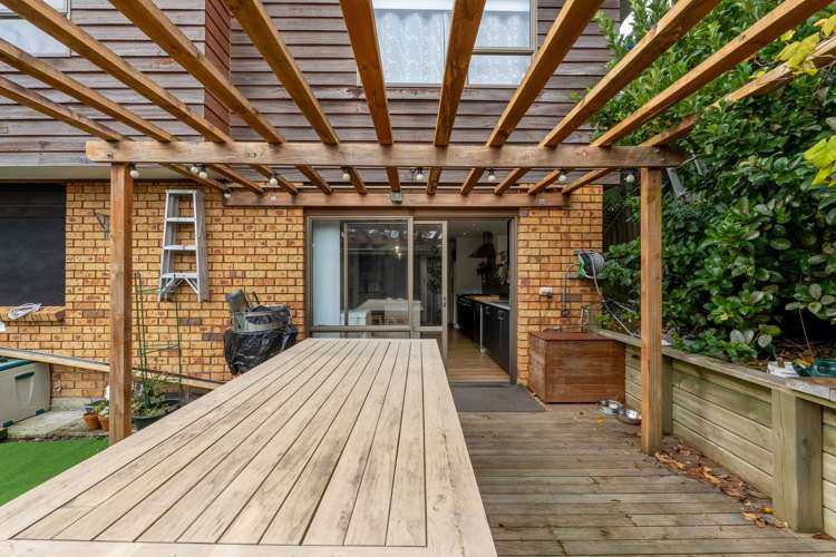 1/1 Sharon Road Browns Bay_30