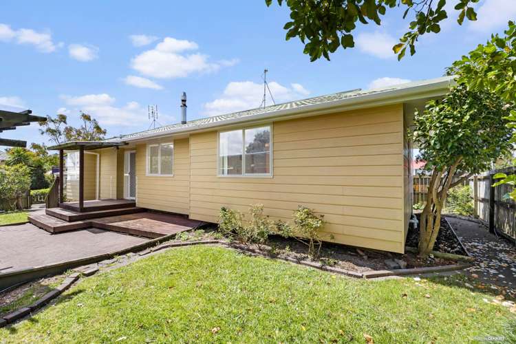 19 Glen Close Glen Eden_11