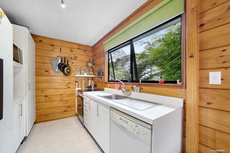 2/18 Castleton Street Birkdale_5