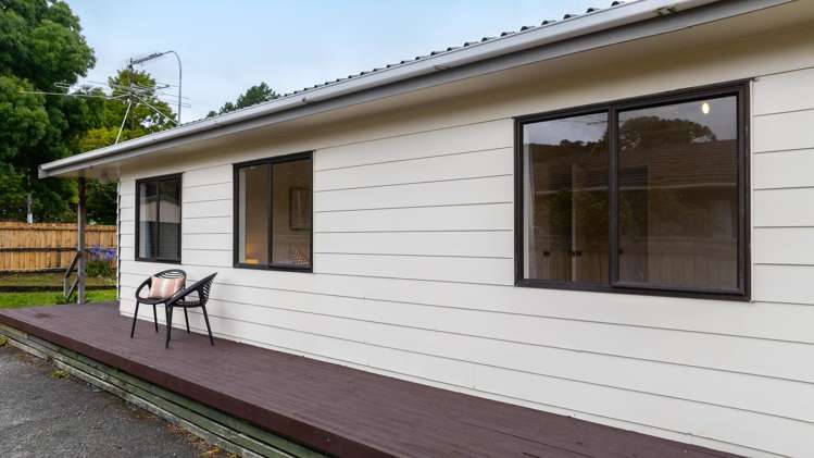 32d Shanly Street Brown Owl_10