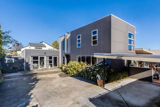 Inner circle executive living - compact section
