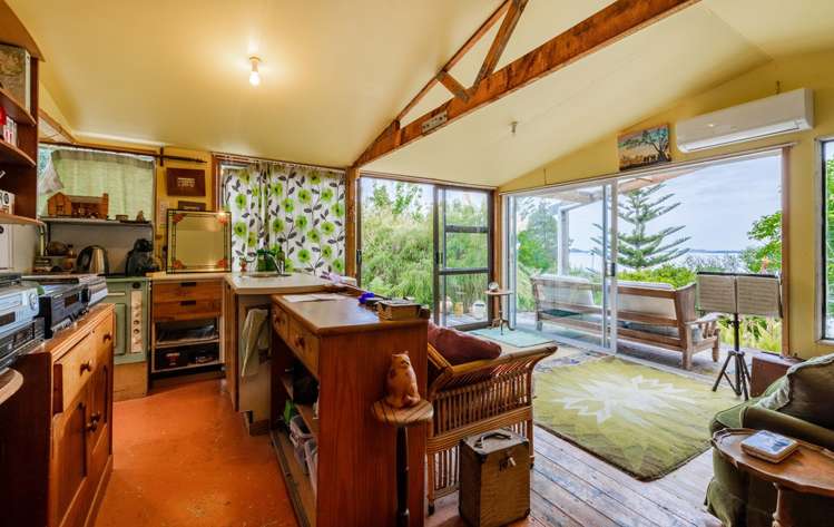 84 Kauri Point Road Laingholm_6