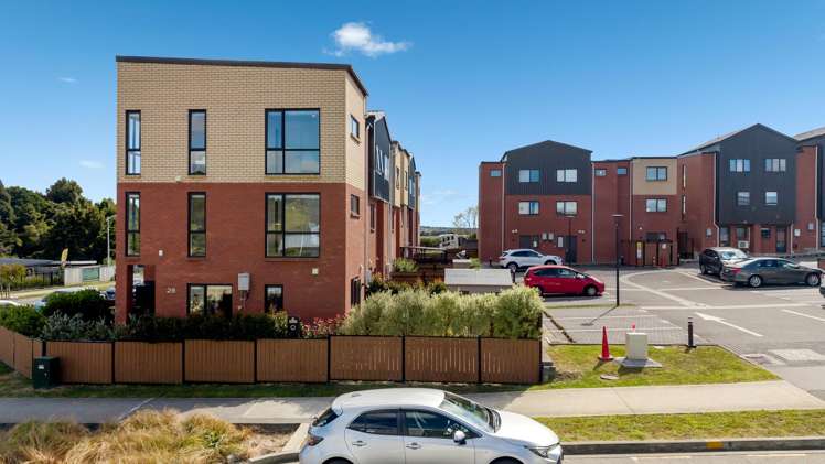 28 Treeline Lane Flat Bush_16