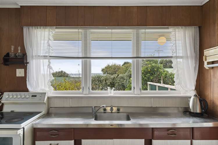 84 Royal View Road Te Atatu South_15