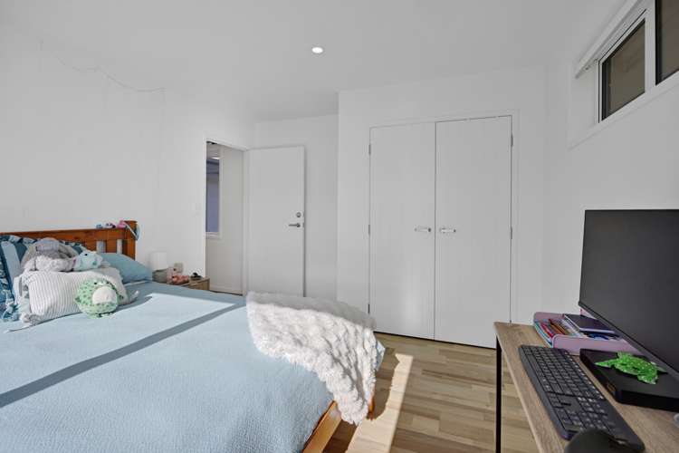 2 Mercade Close Stratford_17