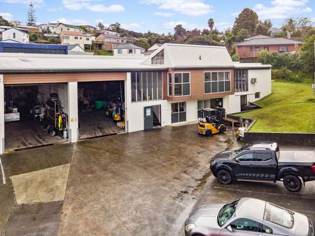 11-13A & B Marken Place Wairau Valley_4