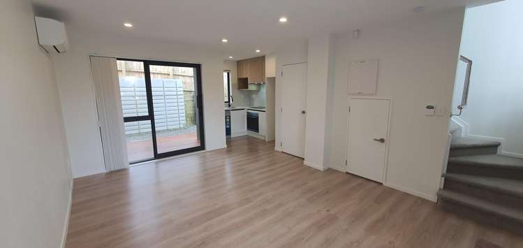 8/18 Kinross Street Blockhouse Bay_1