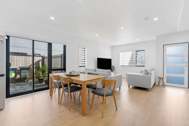 14 Eileen Newey Place_4