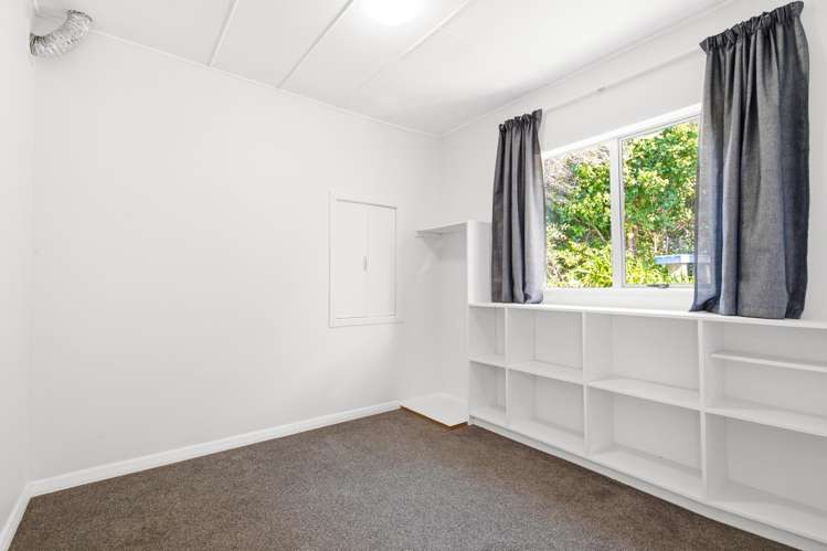 15 Romney Square Tawa_11