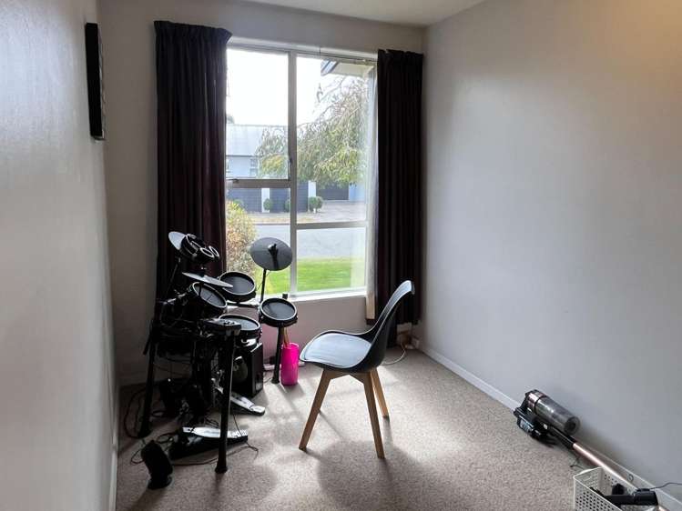 8 Cardinal Drive Hillmorton_10