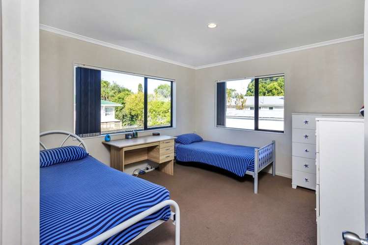 5a Orchid Place Te Atatu South_13