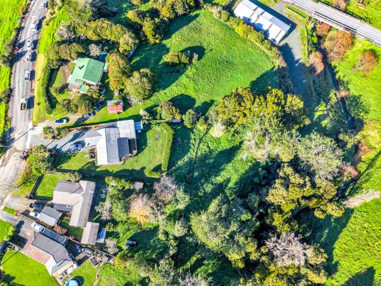 8 Doctors Hill Road Maungaturoto_5