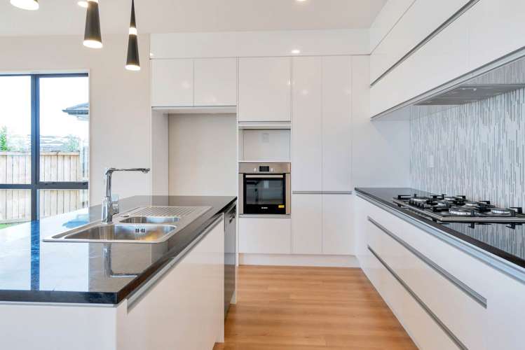 92 Colonial Drive Silverdale_7