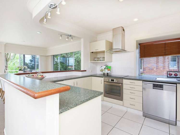 111 Hutchinsons Road Bucklands Beach_11