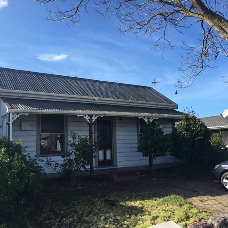 414 Lyndon Road East_0