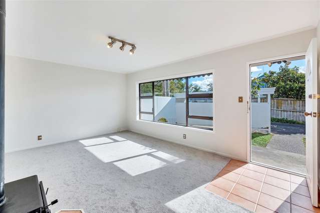 2/115 Mcleod Road Te Atatu South_3