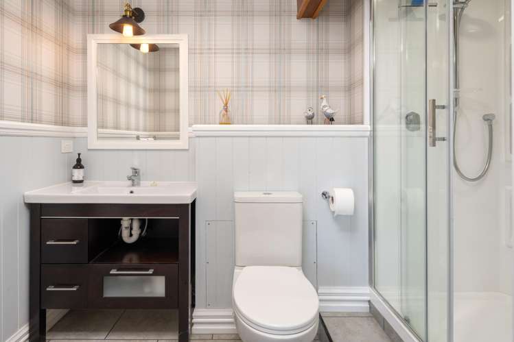 5 Taranaki Street Picton_28